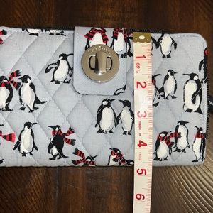 Vera Bradley RFID Turnlock Wallet cotton - Playful Penguin